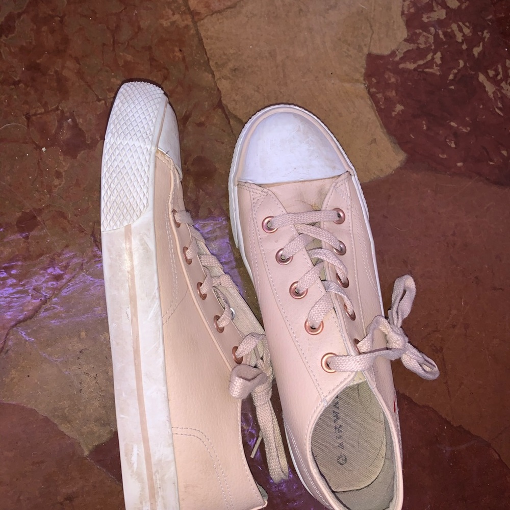 Pink shoes - Picture 2 of 4